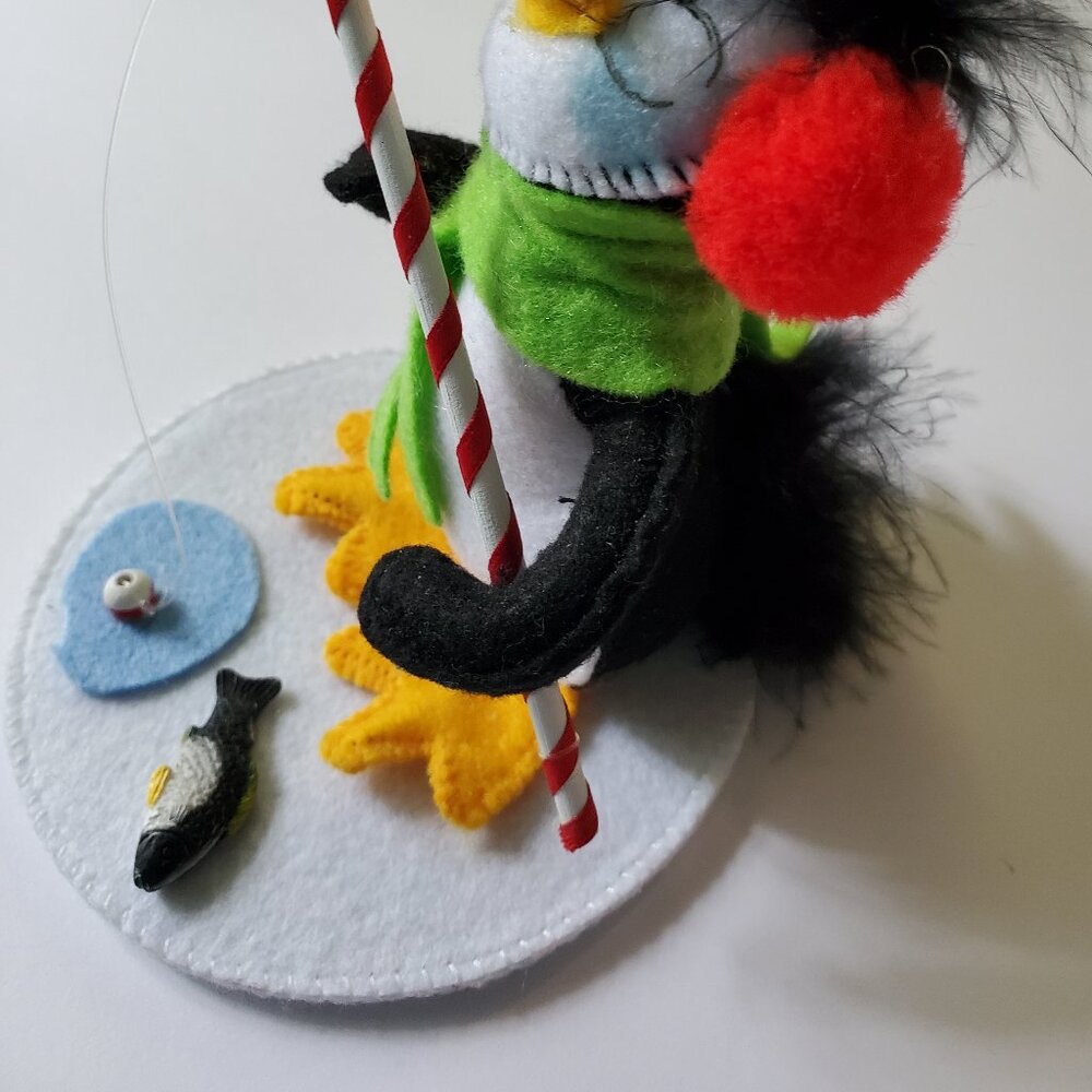 Annalee 2015 Jolly Lolli Ice Fishing Penguin - Picture 6 of 8